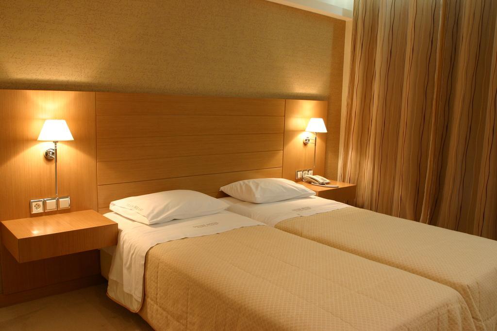 Deves Hotel Нафплион Стая снимка