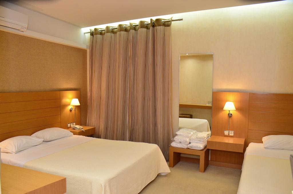 Deves Hotel Нафплион Екстериор снимка