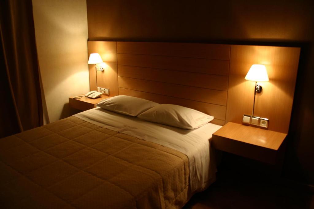 Deves Hotel Нафплион Стая снимка